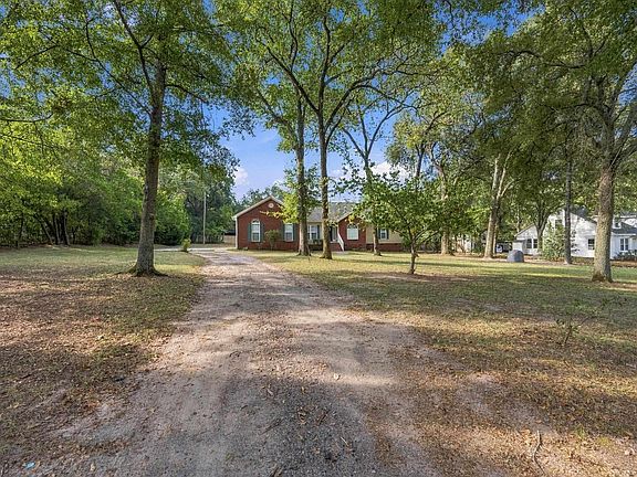 2nd image of 3808 Leesburg Rd