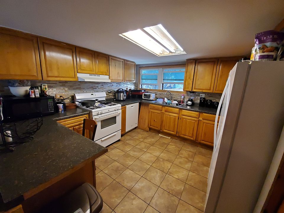 2nd image of 1106 Morton Ave