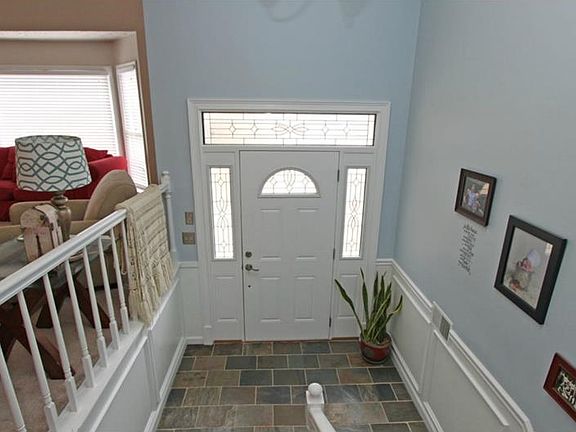3rd image of 2207 Trafalgar Ct