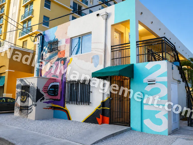 223 NW 12th St #4 — Photo 13