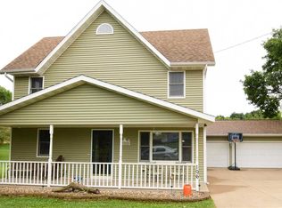 106 W 3rd St, Earlville, IA 52041