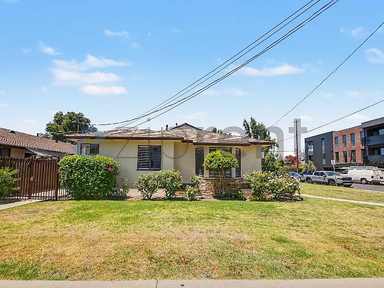 14801 Burbank Blvd — Photo 3