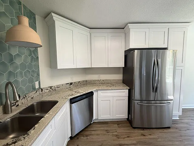10713 Plummer Cir — Photo 8