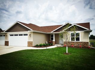 2460 Shore Preserve Dr, Oshkosh, WI 54904