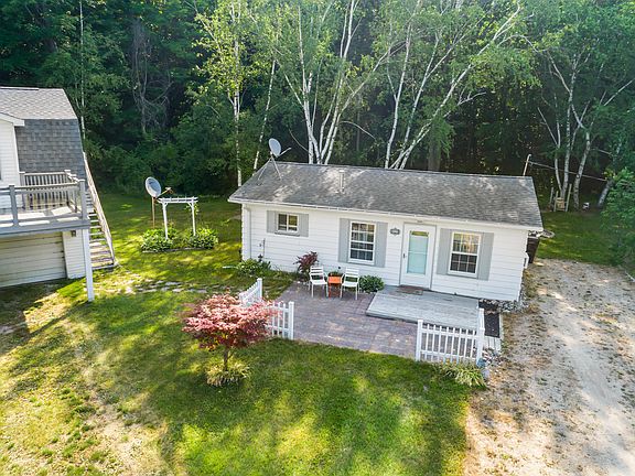 2nd image of 18900 Hillview Blvd