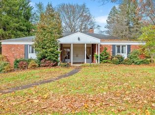 102 White Gate Rd, Pittsburgh, PA 15238