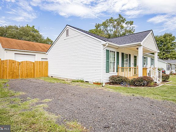 3rd image of 11406 Warner Dr