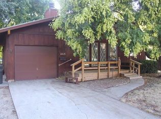 1415 9th St, Clay Center, KS 67432