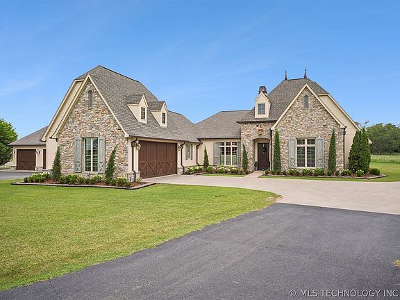 3rd image of 9854 N 145th East Ave