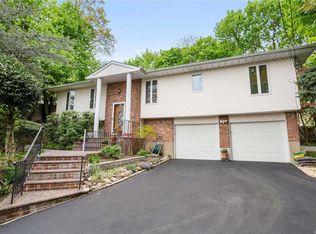 33 Russell Park Rd, Syosset, NY 11791