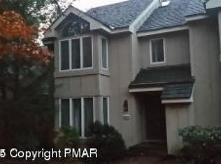 436 Woods Lake Ln, Pocono Pines, PA 18350