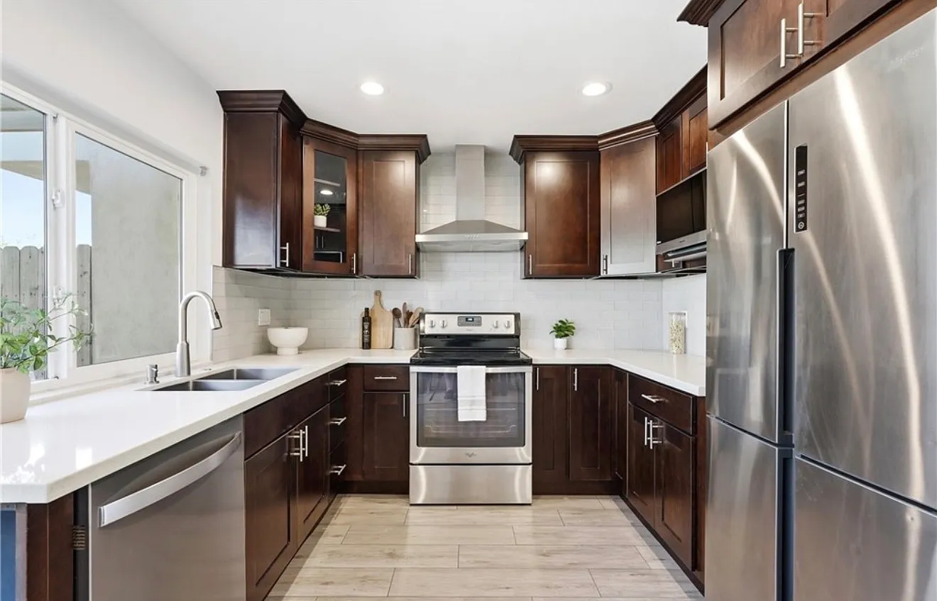 3 bed, 1.5 bath, 1062 sqft, $1,800 — Photo 4