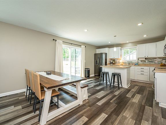 5th image of 3750 Brook Run Dr