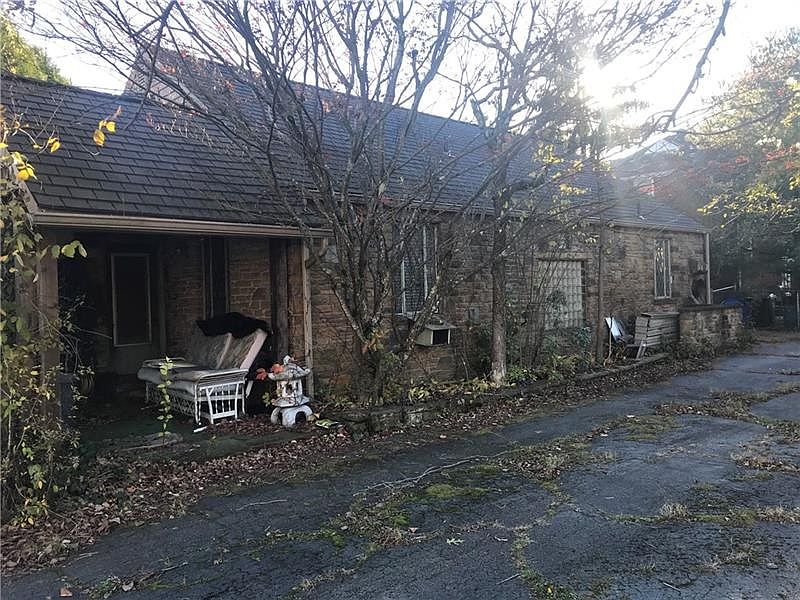 1st image of 351 Maxwell Dr