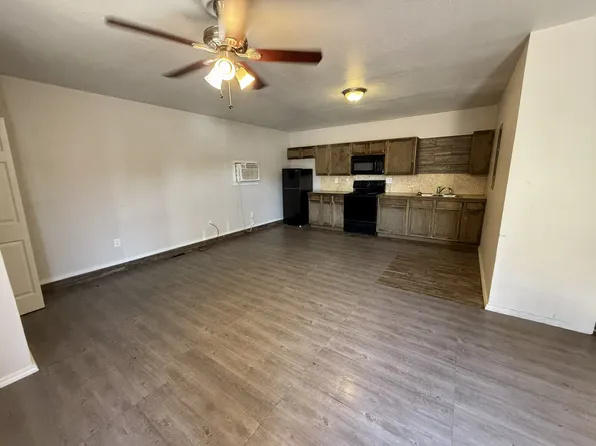 2409 13th St APT 10, Lubbock, TX 79401