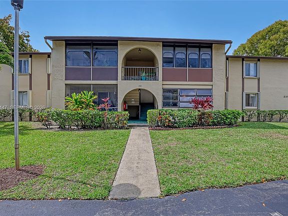 2nd image of 339 Pine Ridge Cir APT D-1