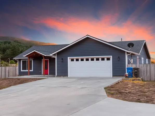 155 Stargazer Dr, Smith River, CA 95567