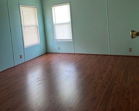3rd image of 940 Cirrus St