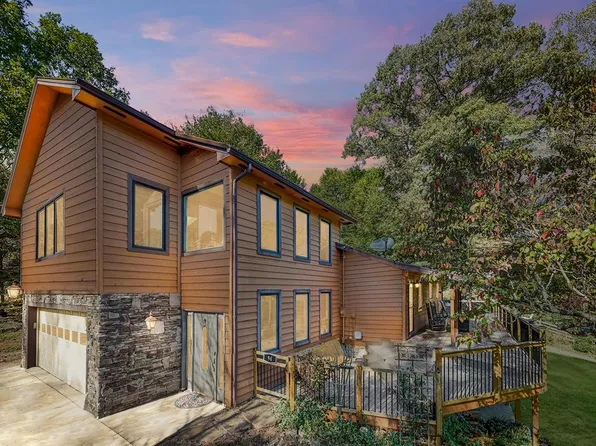 94 Winnipeg Ln, Sylva, NC 28779