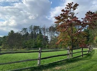 110 Windy Knoll Ln, Butler, PA 16002