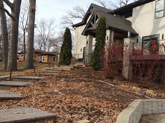 5th image of 21W228 Shelley Dr