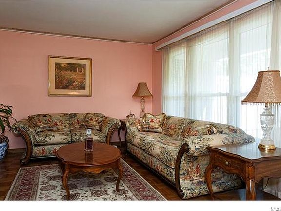 3rd image of 9125 Cherry Brook Ln