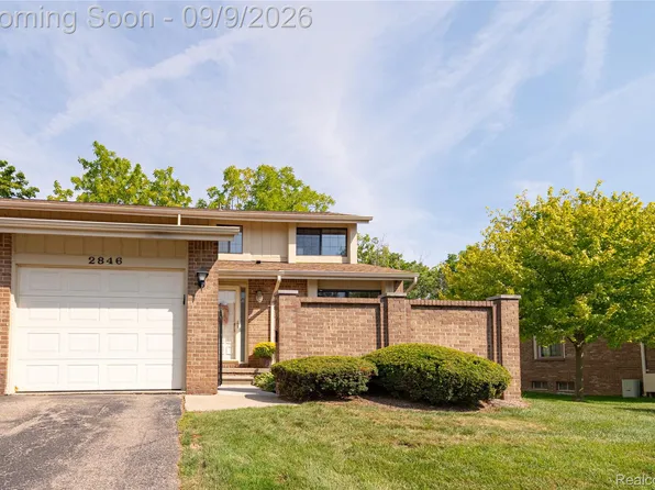 2846 Trailwood Dr, Rochester, MI 48309