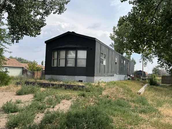 1302 N Merriam Ave, Miles City, MT 59301