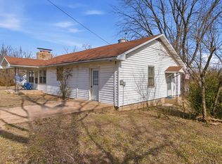 225 N Pine Street, Mountain View, MO 65548