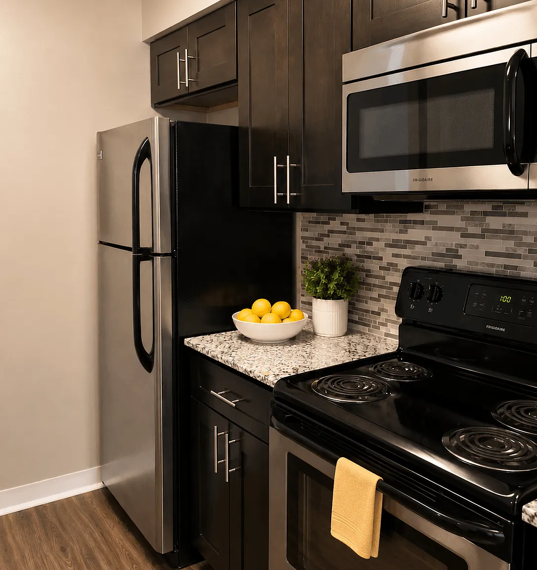 Camelot East Apartments — Photo 1