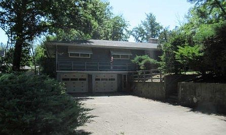 1st image of 44 Sandhill Dr