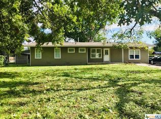 696 Ashmore St, New Braunfels, TX 78130