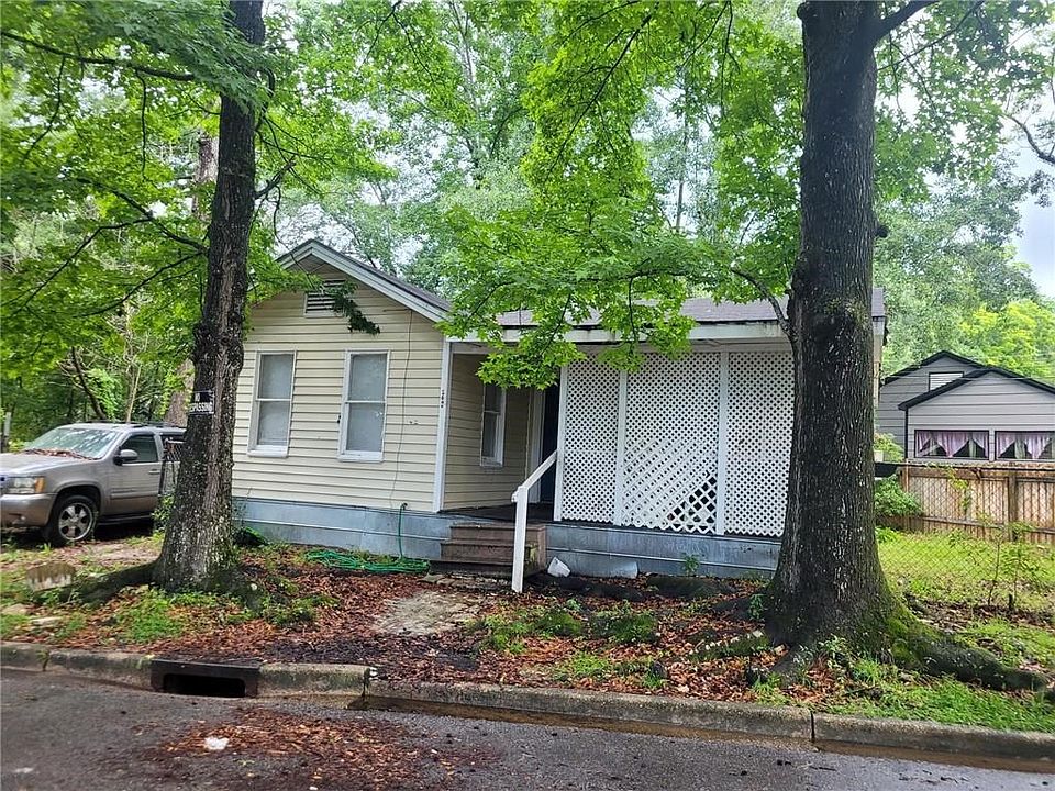 2nd image of 2600 Burgess St