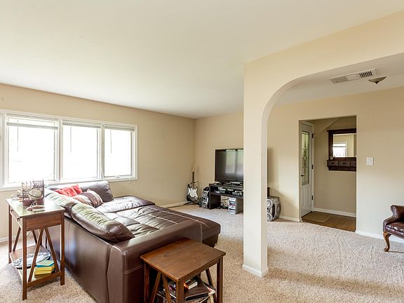 5th image of 276 N Glade Ave APT 1