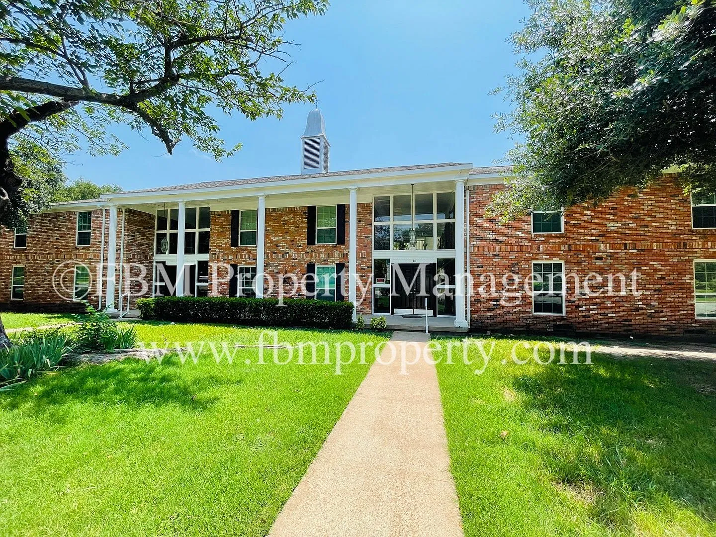 518 N Rogers St — Photo 1
