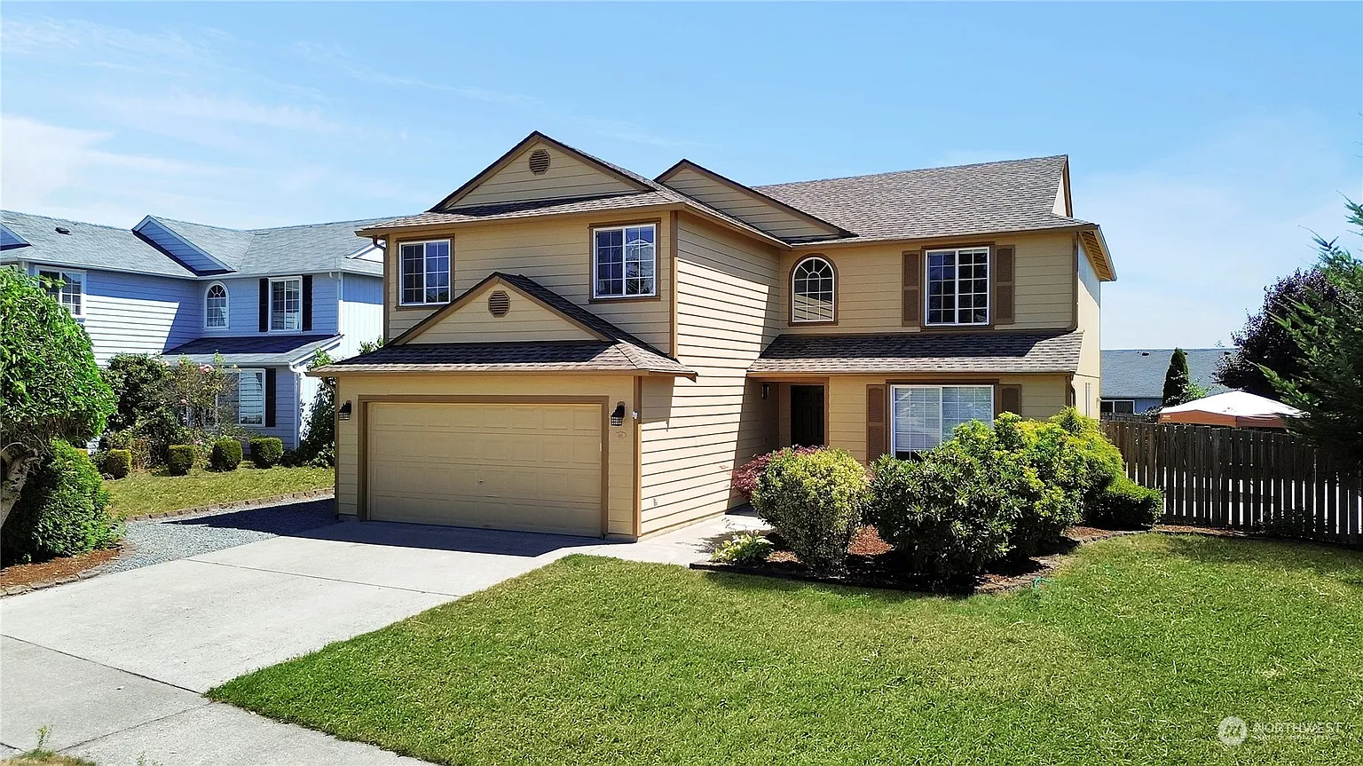 1112 Nepean Drive SE photo 1