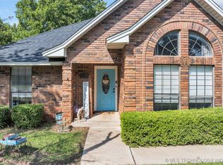 1121 Surrey Dr, Ardmore, OK 73401