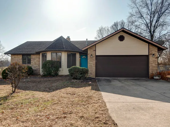 592 E Hillwallen Place, Nixa, MO 65714