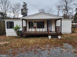 224 Lofty Ln, Berkeley Springs, WV 25411