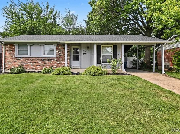 1536 Coachway Ln, Hazelwood, MO 63042