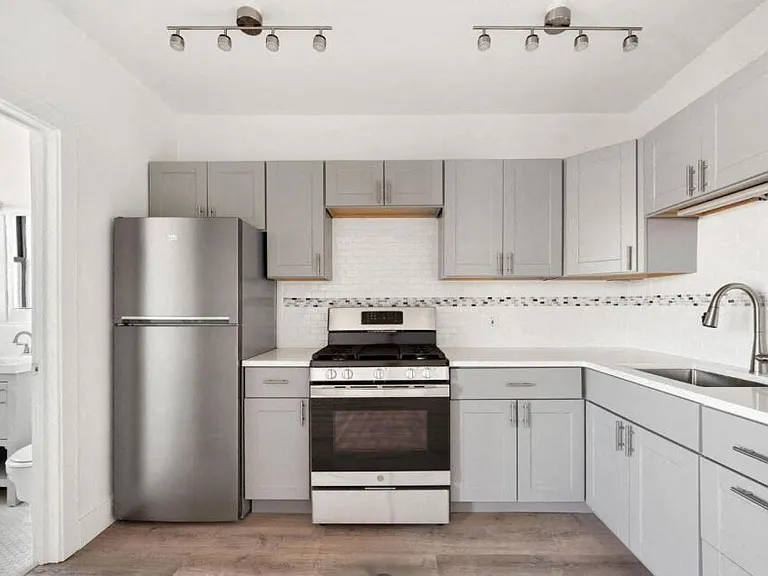 641 W. Aldine — Photo 16