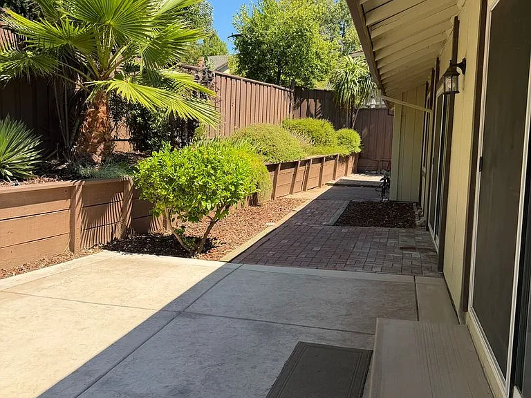 5447 Anselmo Ct — Photo 26