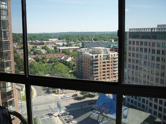 4th image of 900 N Stafford St APT 1808