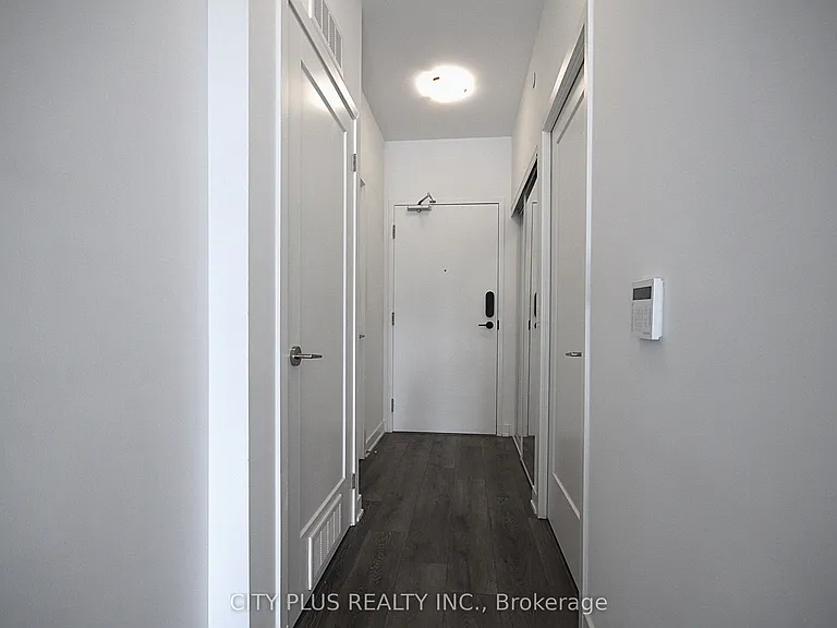 105 Oneida Cres #809 — Photo 2