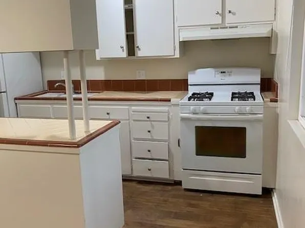 976 Lighthouse Ave #F, Pacific Grove, CA 93950