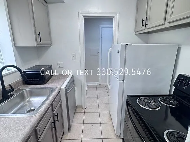 Colton House Apartments — Photo 23