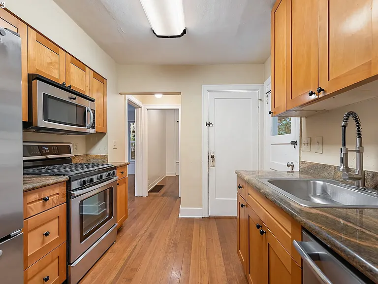 3944 SW Condor Ave — Photo 15