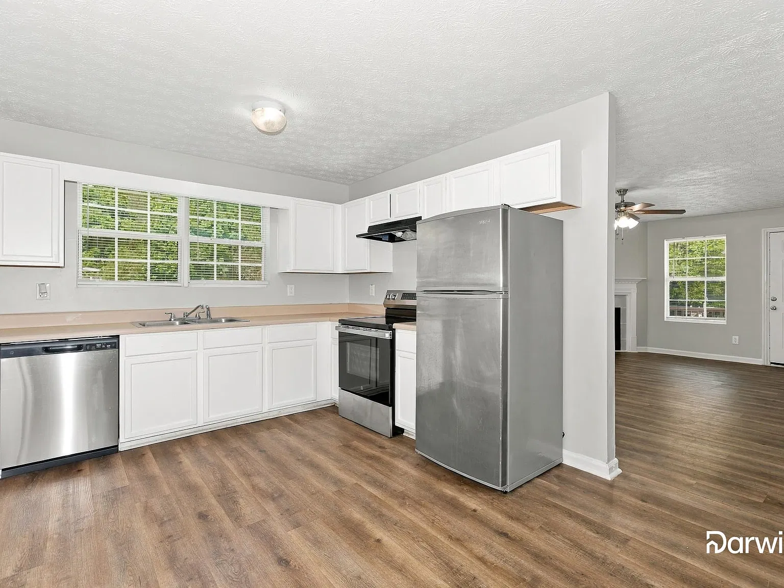 3 bed, 2.5 bath, 1584 sqft, $1,650 — Photo 4