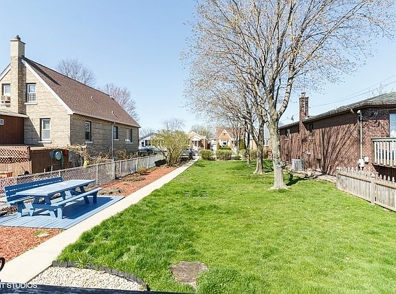3rd image of 5521 S Nordica Ave