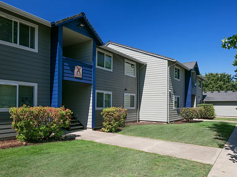 Parkside Apartments — Photo 17